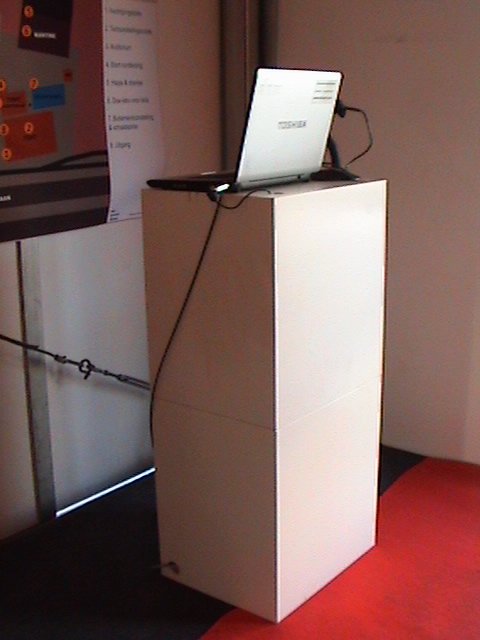Total fina desk